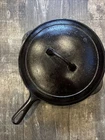 GRISWOLD #8 Cast Iron Skillet Pan 10" Large # 704 Seasoned With Self Basting Lid