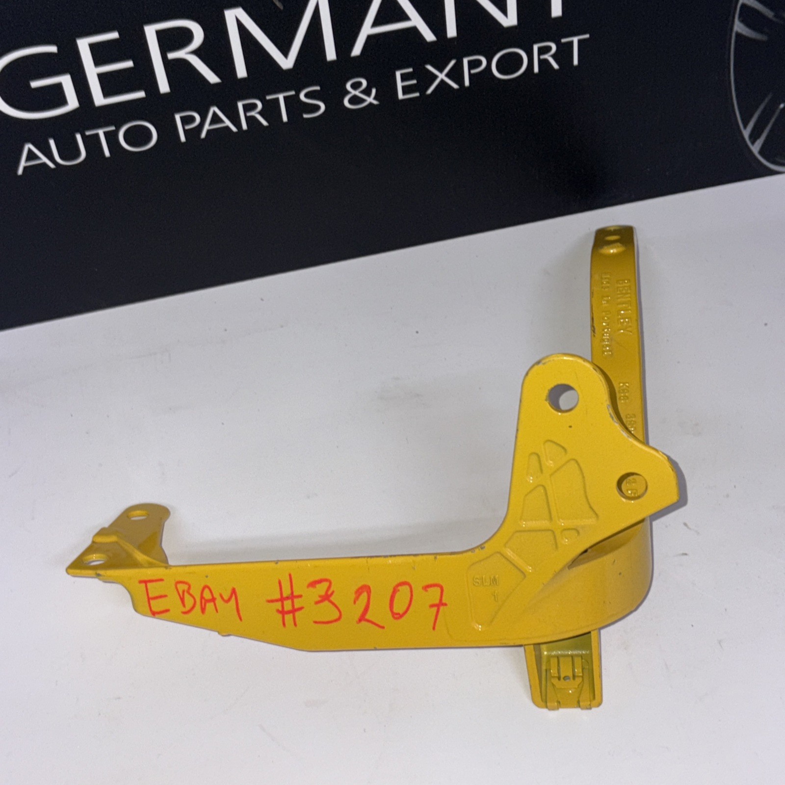 Bentley 3SD 821 132 F Bracket. Oem #3207