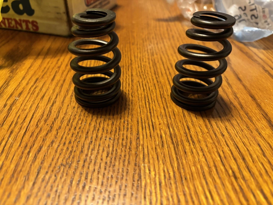 Comp Cams 26120-16 Valve Springs 1.445 O.D. 130 lbs./in. - Image 3 of 4