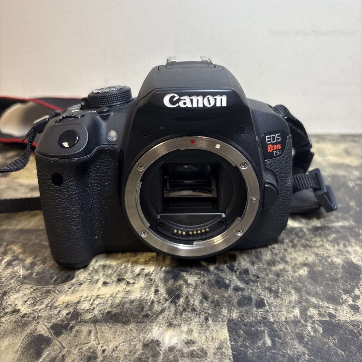 Canon EOS Rebel T5i Digital SLR DSLR Camera Body Only