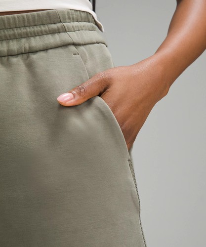 NEW Women Lululemon Softstreme High-Rise Short 4" Army Green Size 8 & 10 - 第 5/7 張圖片