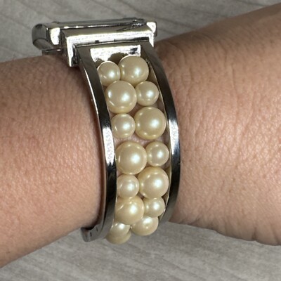 Avon Vintage 90s Pearl Cuff Bracelet Wristwatch Watch Quartz  display picture 2