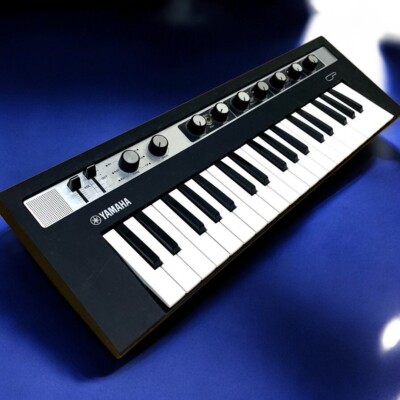 Yamaha Reface CP 37-Key Stage Spectral Mini Keyboard Type