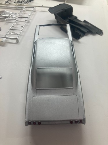 Monogram 1965 Chevy Impala SS 396 1/25 Scale Model Kit 85-2470 - Picture 11 of 15