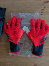 Adidas Predator GL Pro Fingersave Goalkeeper Gloves size 7.5 Red Black IX3863