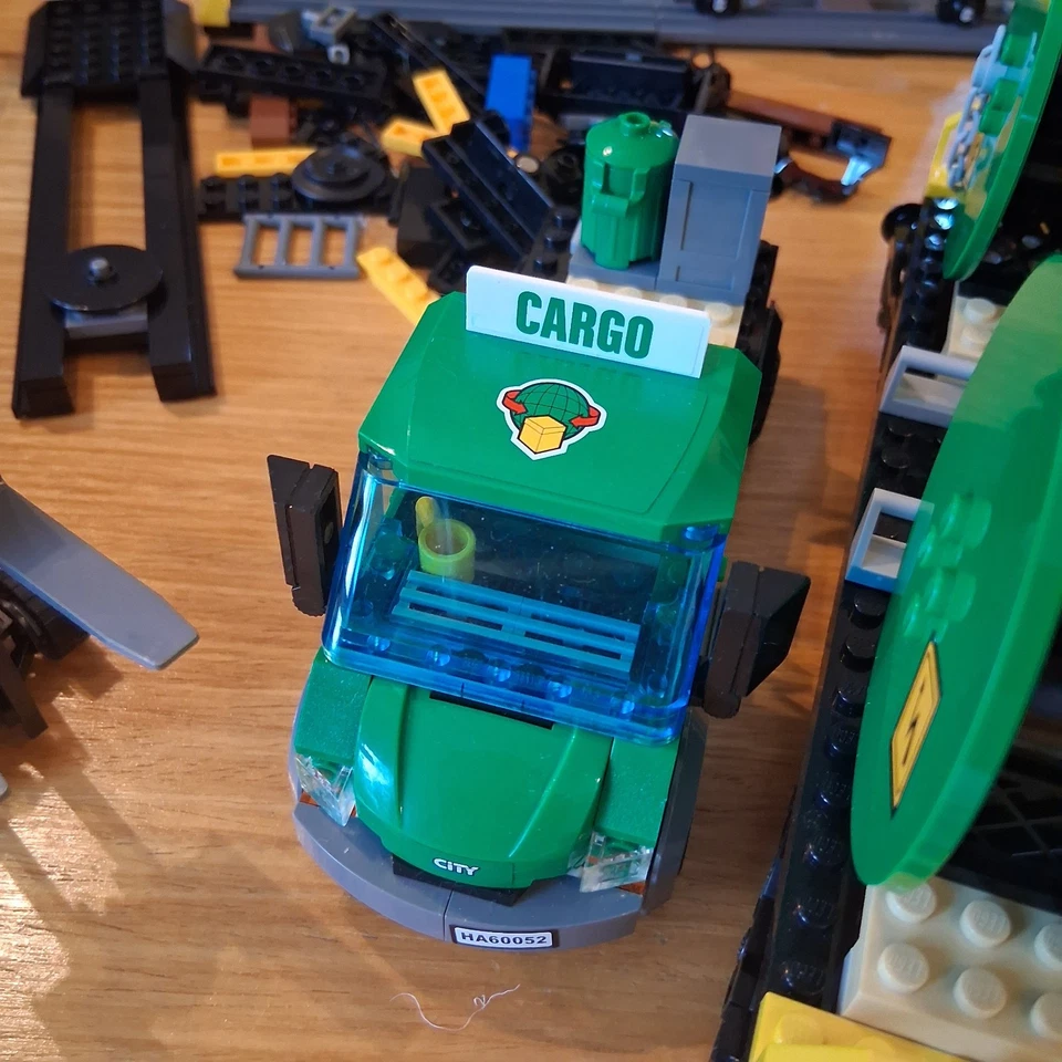 Lego City set 60052 Train Set Incomplete w/ Instruction Manuals - Image 4 of 4