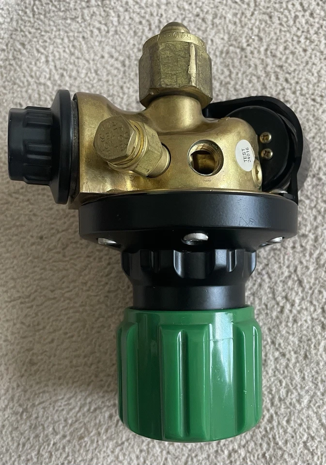 Regulador de dois estágios VICTOR Edge Series 0781-5217 ETS4-40-540 gás inerte oxigênio - Imagem 3 de 4