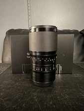 Sirui Saturn 75mm T2.9 1.6x Carbon Fiber Full-Frame Anamorphic Lens - E Mount