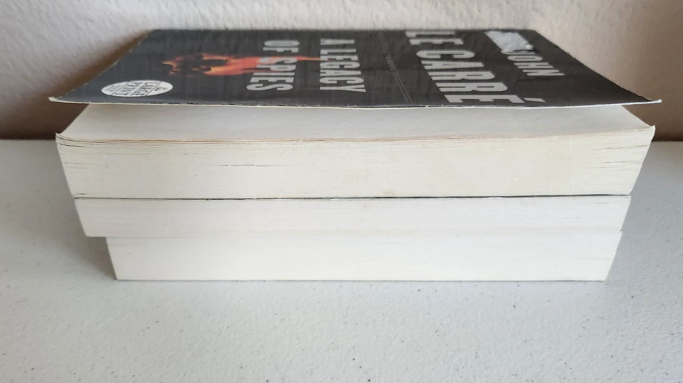 John le Carré, 3 LARGE PRINT  lot, softcover: Silverview, Agent Running, Legacy  - Image 4 of 4