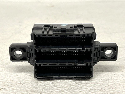  2015-2017 KIA K900 LUXURY JOINT BLOCK ASSEMBLY UNIT CONTROL MODULE LOT2438