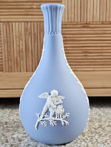 Vintage 70er Jahre Wedgwood blaue Jasperware Knospen Vase Cherubs Kunst 70er Jahre