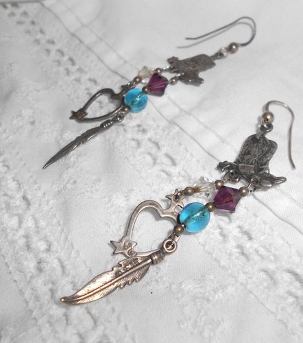 ¡INCREÍBLE DE COLECCIÓN! PENDIENTES BOTAS DE VAQUERO SS CON CORAZÓN DE PLUMA PIEDRAS PÚRPURAS AGUA # 5454 - Imagen 3 de 5