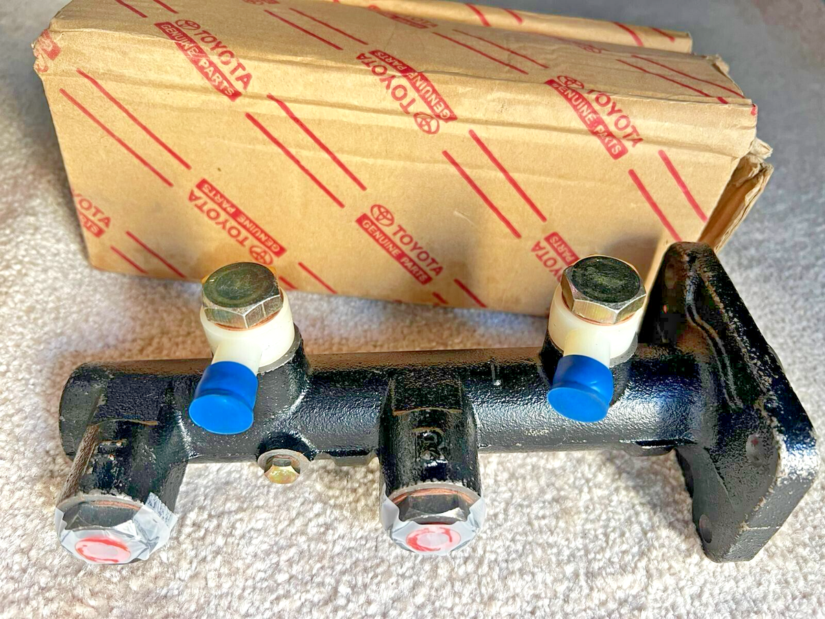 Original Toyota Brake Master Cylinder 47201-36080 - NEW | eBay