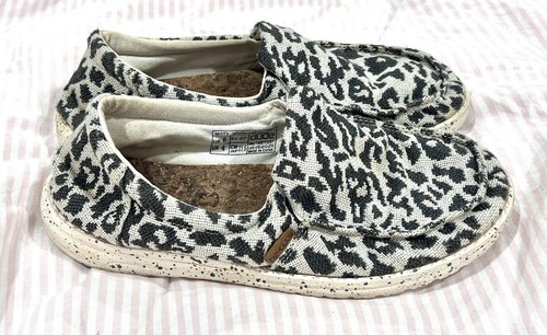 Zapatos cómodos Hey Dude para mujer tejidos brumosos gris guepardo talla 6 sin cordones para caminar - Imagen 2 de 7