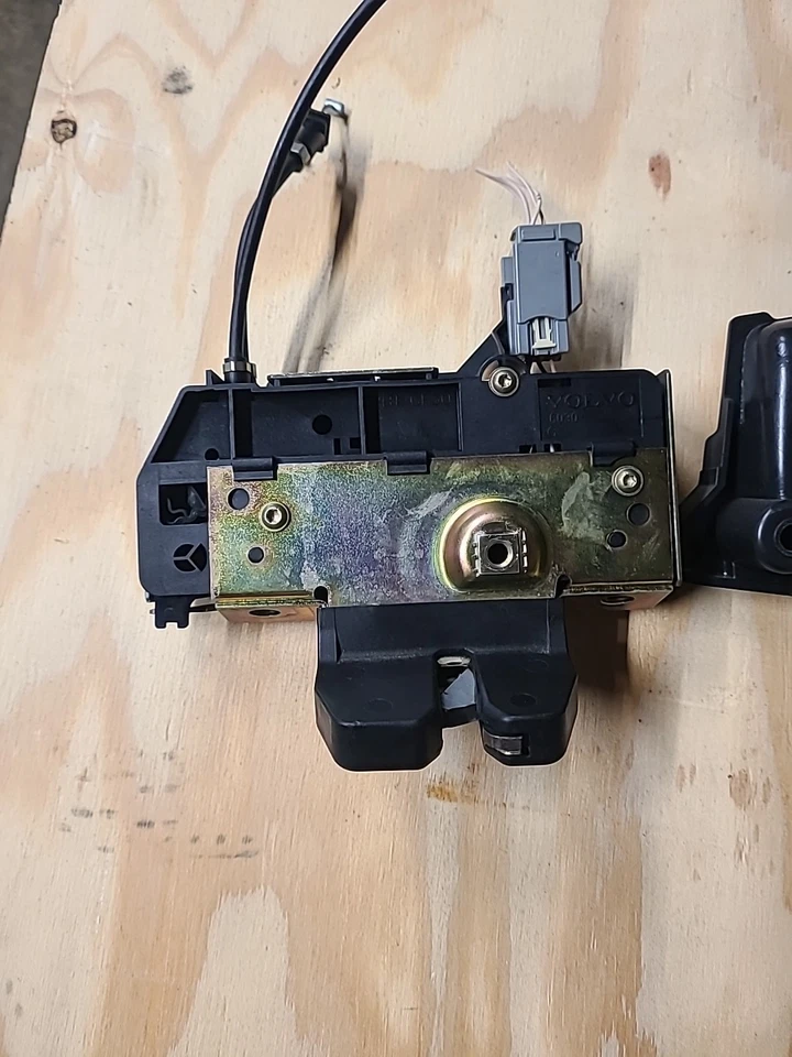 2003-2014 Volvo XC90 Tailgate Lift Gate Latch Lock Actuator 31253051 OEM - Image 2 of 4