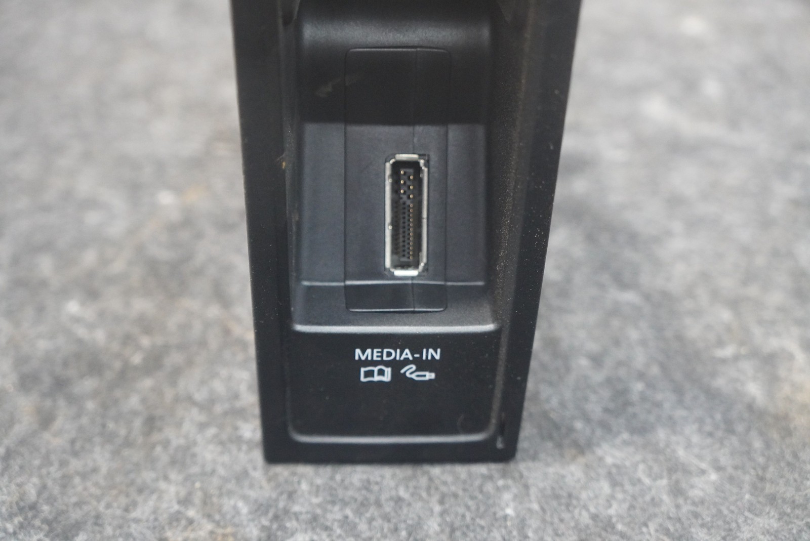 Multimedia Interface Media Box Plug Port 5N0035348C Bentley Continental GTC 2016