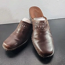 Clarks Size 7.5 Womens Slip On Mules Clogs Brown Laser Cut