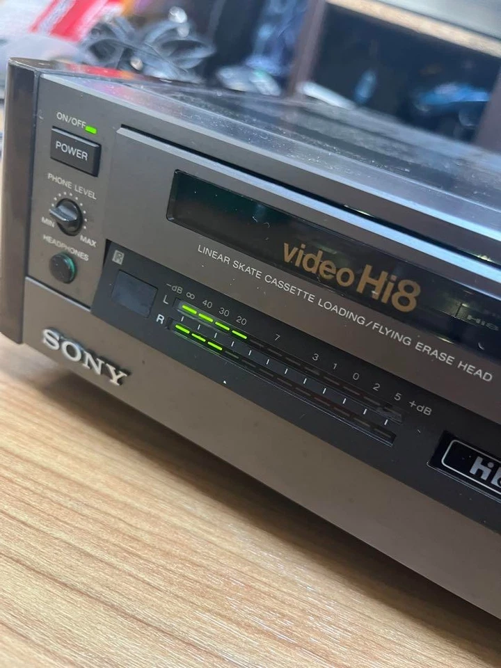 VIDEOREGISTRATORE SONY EV-S900 Hi8 8mm Video Deck AC100V 50/60Hz 30W - Immagine 4 di 4