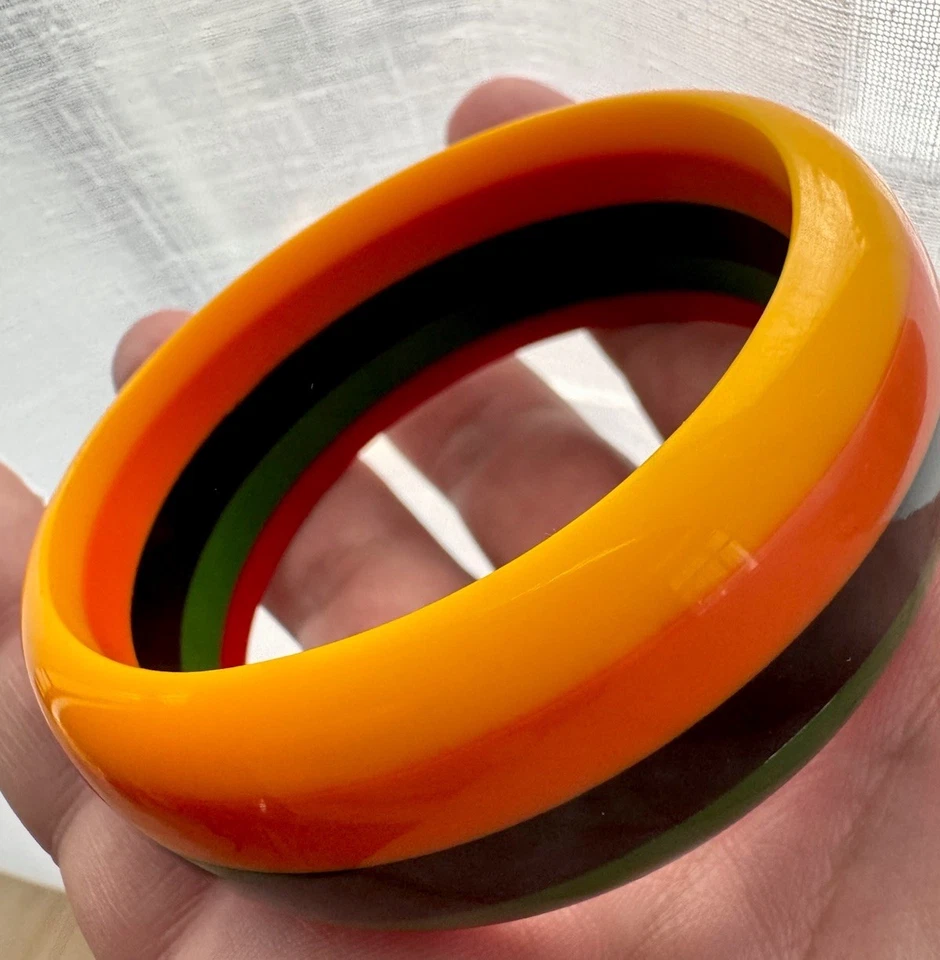Bracciale vintage in plastica laminato a strisce 5 colori - Immagine 2 di 4
