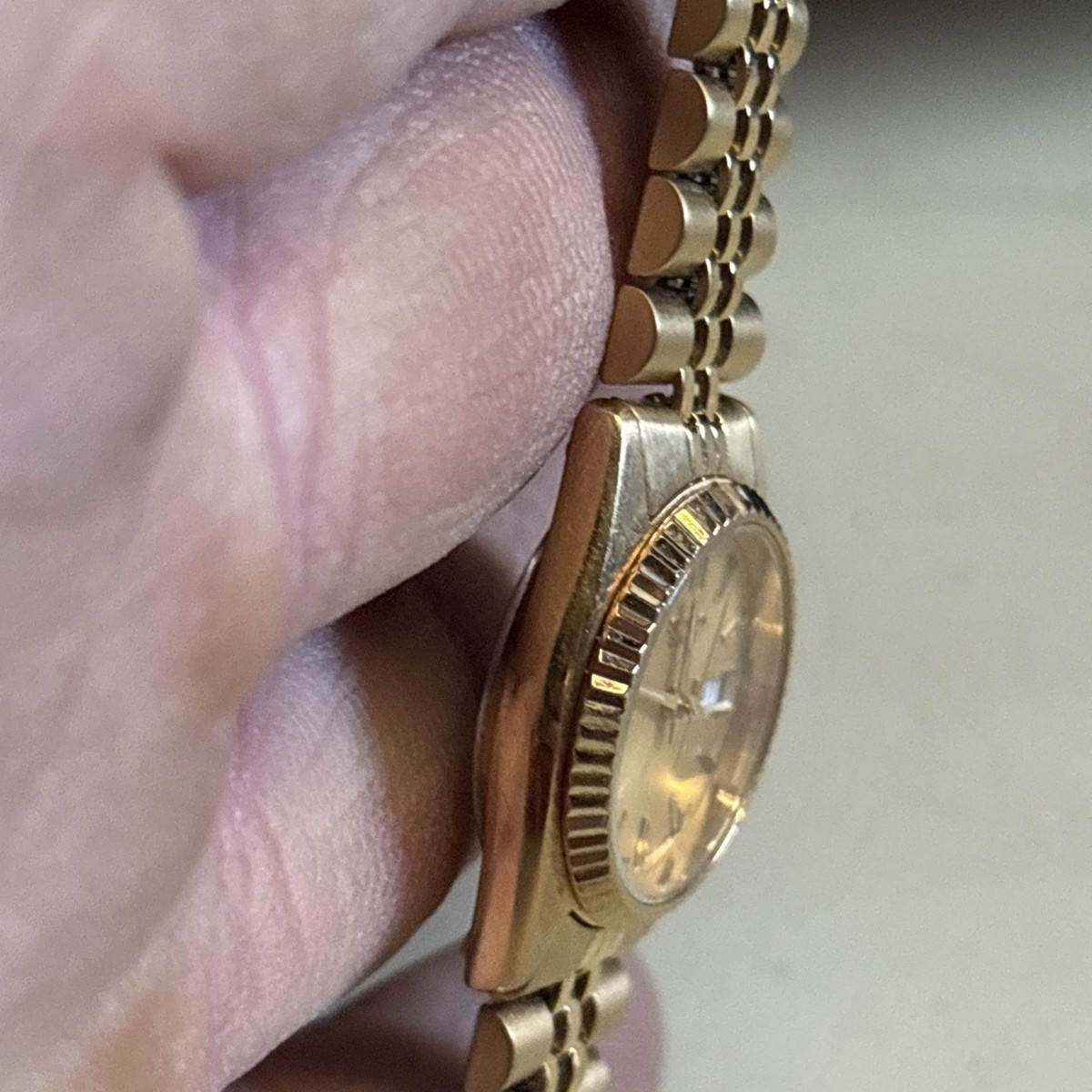 Seiko watch needs battery  View 4