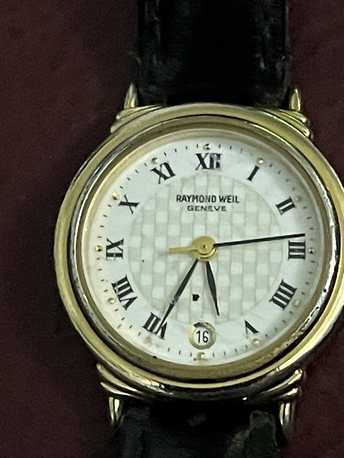 Vintage Raymond Weil ladies watchSwiss 18ct Gold plated. Not Working