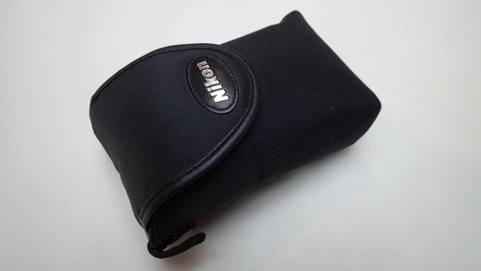 Nikon Nikkor 80-200mm f/4.5–5.6D Zoom Lens – w/ Cap & Bag - Image 2 of 4