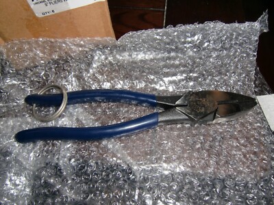 1 New Klein Tools D213-9NETT 9'' High Leverage Side Cutting Pliers w/ Tether Ring