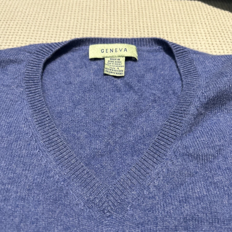 Geneva Large Women Blue Cashmere V -Neck Sweater Super Soft - Image 4 of 4