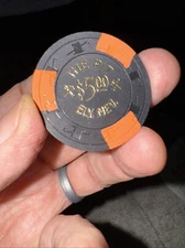 Very Rare $5 The Pit Casino chip R6 Rare 31-75 MINT