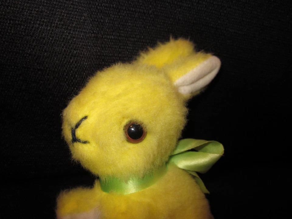 Douglas Cuddle Toys "Yellow Bunny Rabbit w/Green Bow" Plush Stuffed 5" Vintage - Image 2 of 4