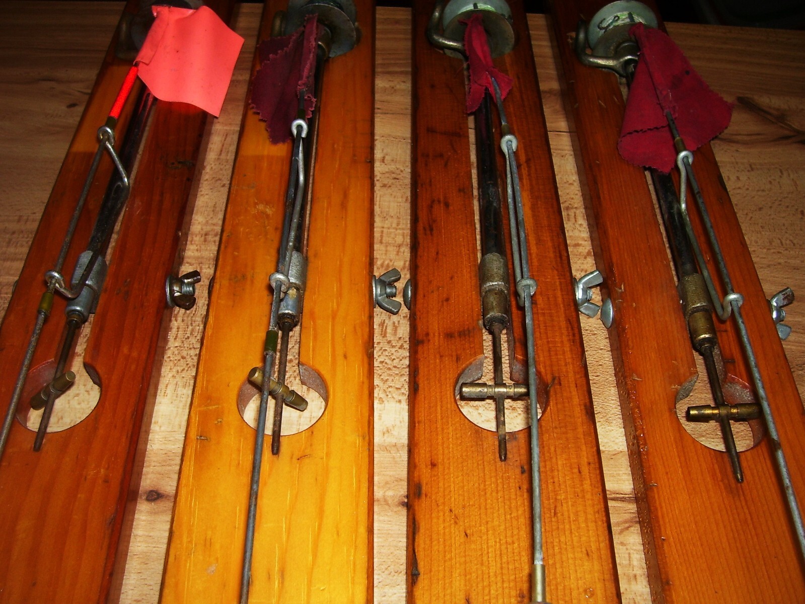 4 VINTAGE BEAVER DAM ICE FISHING TIP UP LOT USED ARCTIC FISHERMAN FOR