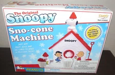 The Original Snoopy Sno-cone Machine PEANUTS Snow Shaved ICE Charlie Brown 