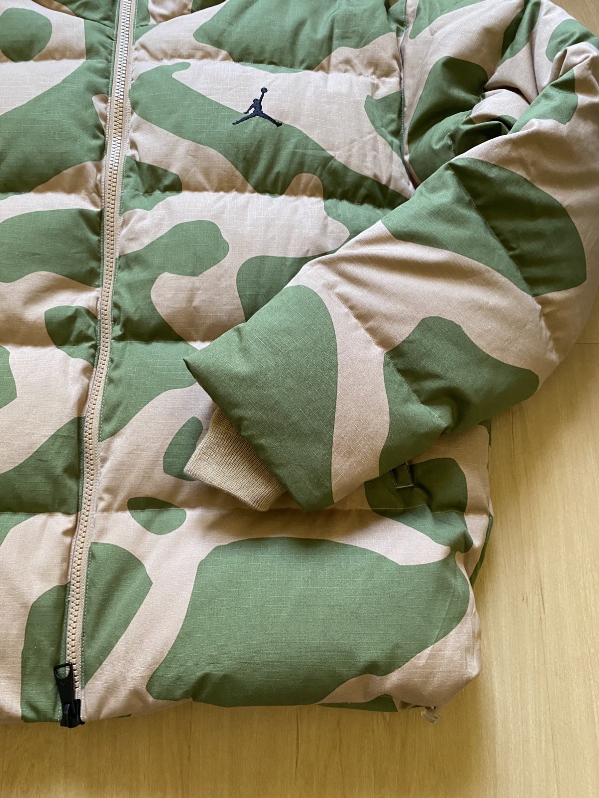 Nike Air Jordan Green Camo Heritage Down Puffer Jacket FB6988-200 Men's Size XL thumbnail 6