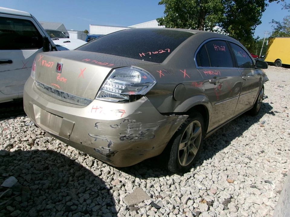 Used Rear Left Door Assembly Rear Side fits: 2008 Saturn Aura L. w/center mouldi Foto 3 de 4