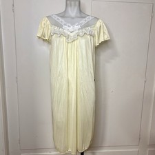 Vintage 80s Yellow V Neck Short Sleeve Nylon Lace Short Night gown