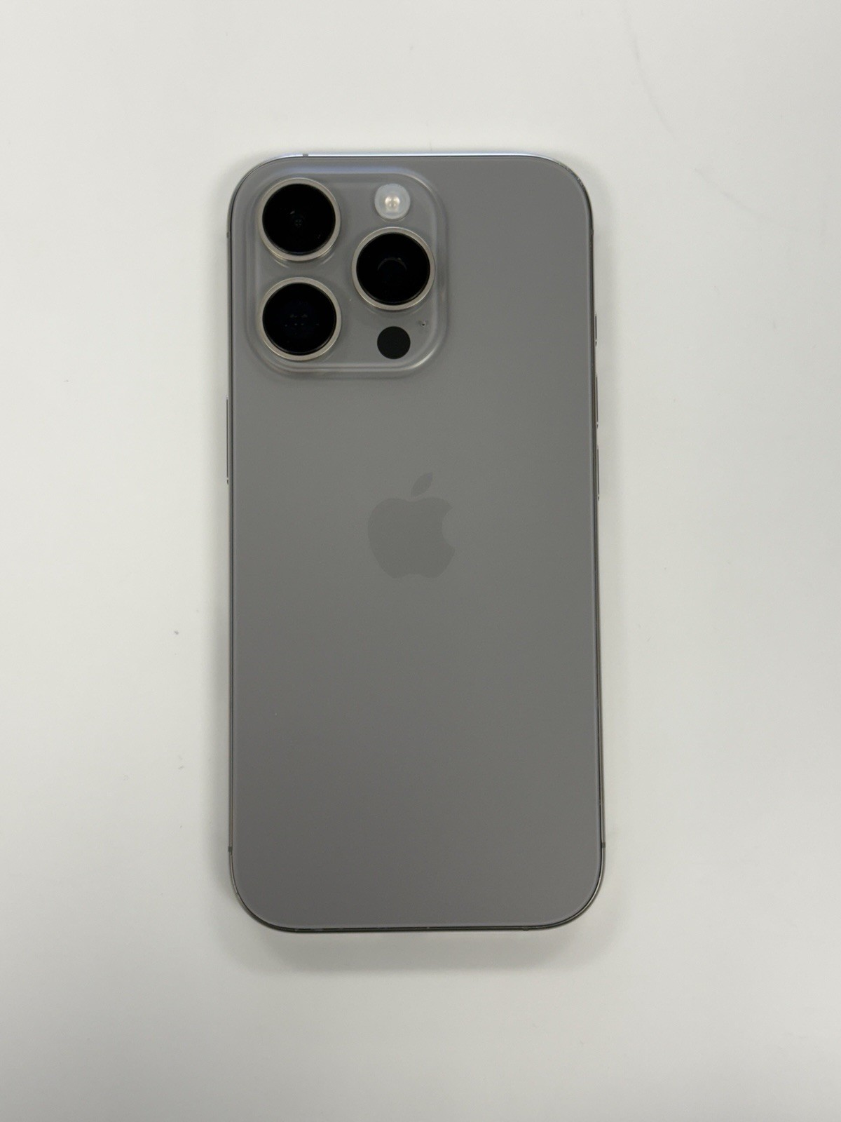Apple iPhone 16 Pro 128GB &ndash; Boost Mobile / Dish Wireless O