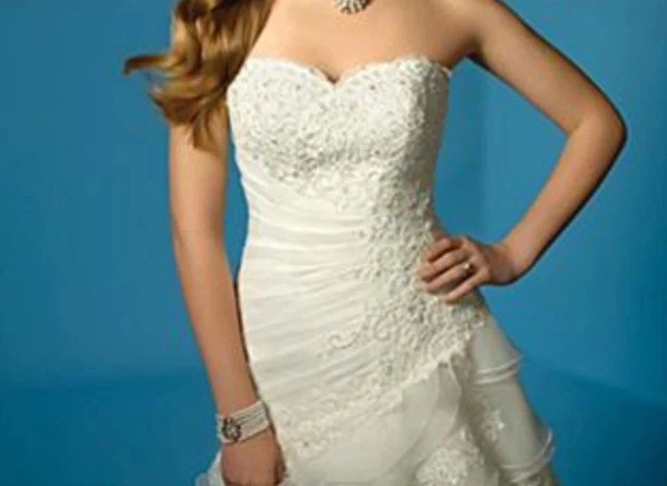 Alfred Angelo #2123 Sweetheart Neckline Strapless Wedding Dress Size 16 Fit US 8 - Image 4 of 4