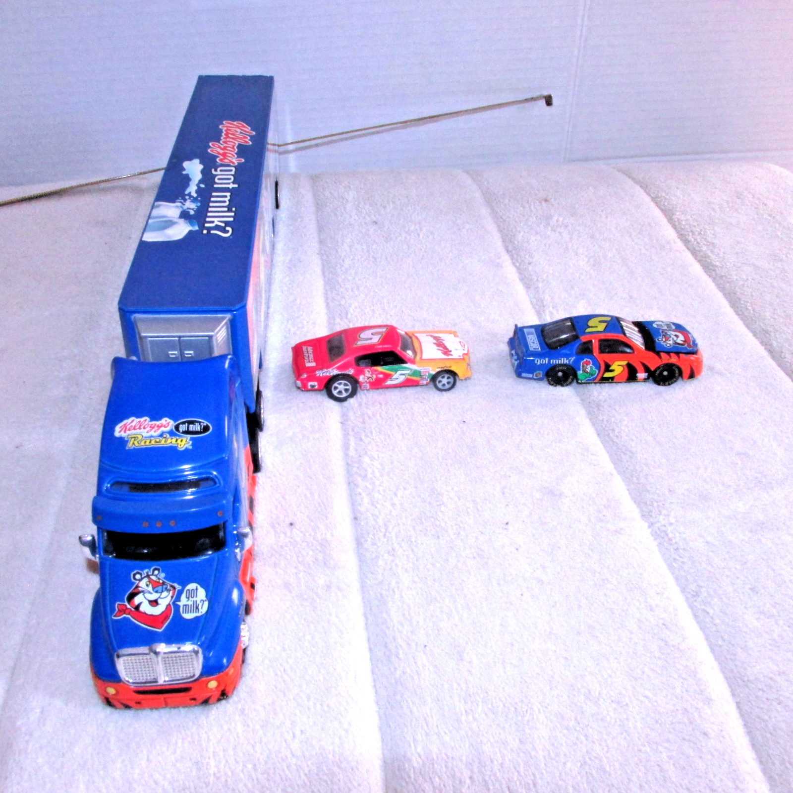 Hendrick Motors Diecast Kellogg's Racing Got Milk? #5 Toy Semi-Truck Nascar 14"