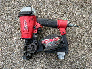 Milwaukee 7220 20 1 3/4 inch Coil Roofing Nailer Used