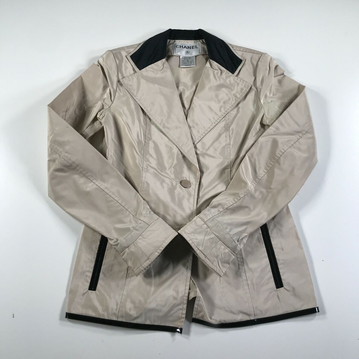 Vintage Chanel Windbreaker Jacket Size 38 Beige Shiny Collar Vintage Chanel Windbreaker Jacket Size 38 Beige Shiny Collar