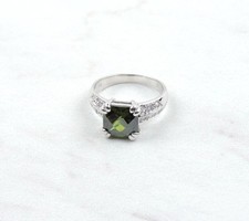 Sterling Silver 5.86 cttw Peridot Green And Clear Cubic Zirconia Ring