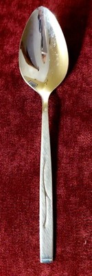 Oneida Craft Deluxe Edelstahl Dessertlöffel - Vanessa Muster. Sehr guter Zustand.