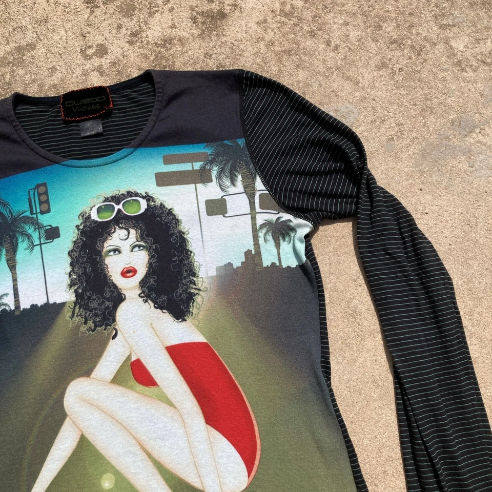 Top Custo Barcelona tamanho M algodão vintage anos 90 ano 2000 diva de Hollywood impressão gráfica - Imagem 3 de 4