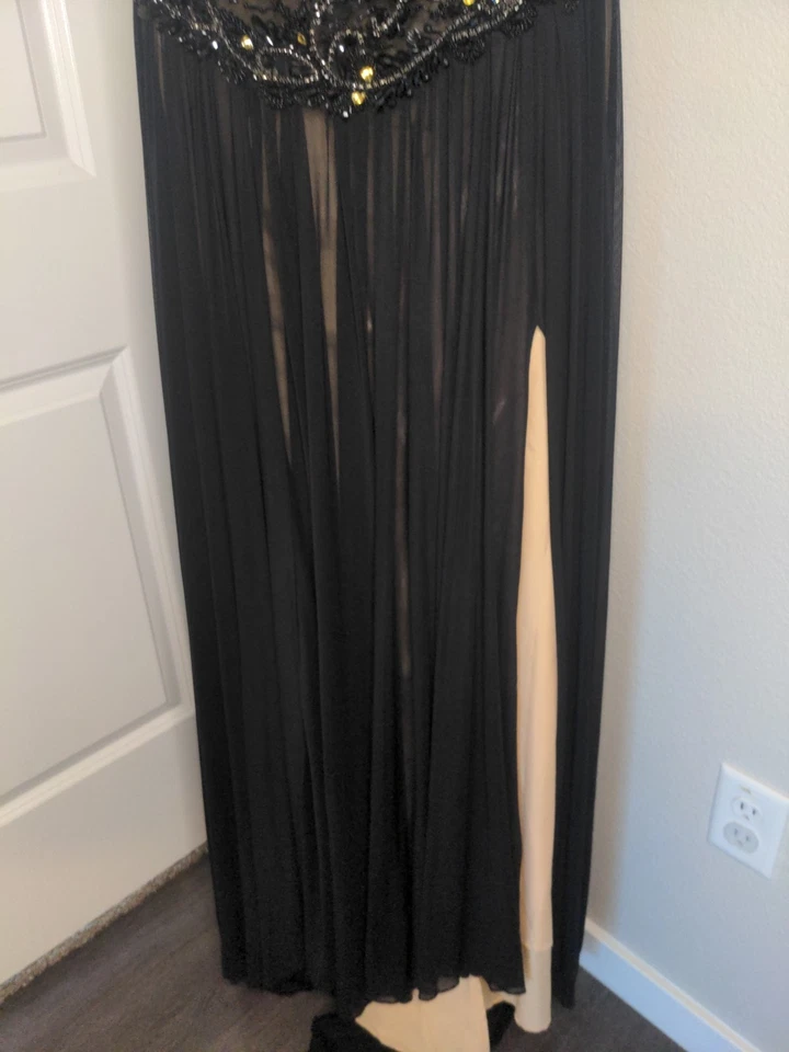 Vestido de Noche Formal Terani Couture Con Cuentas Negro Y Desnudo Sin Tirantes Talla 12 Foto 3 de 4