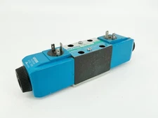 New Eaton Vickers DG4V-3S-6C-M-U-H5-60 Solenoid Valve 5000PSI 24VDC 30W - No Box