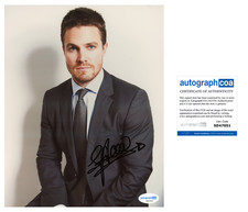 STEPHEN AMELL SIGNED ARROW 8x10 PHOTO W/PROOF # 6 ACOA AUTHENTICATED