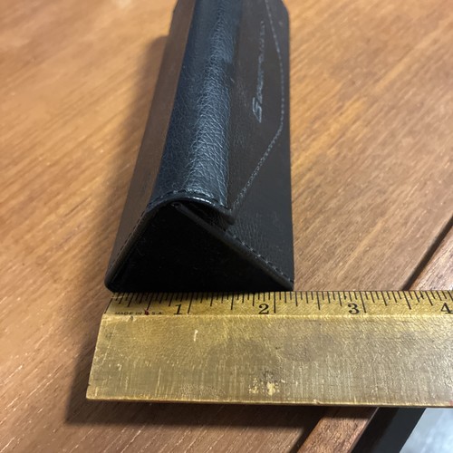 G Sport Gargoyles Brillenetui nur schwarz magnetisch dreieckig klappbar - Bild 2 von 4