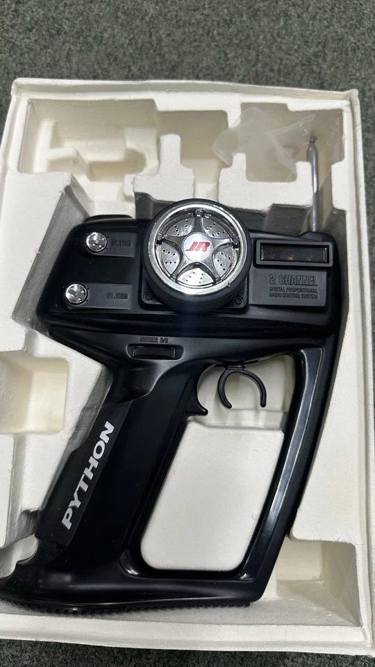 Barco de carreras hidroavión vintage Miss Budweiser RC Nitro Gas 1/12 Foto 3 de 4