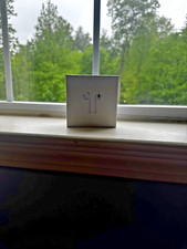 Apple AirPods Wireless Headphones White 