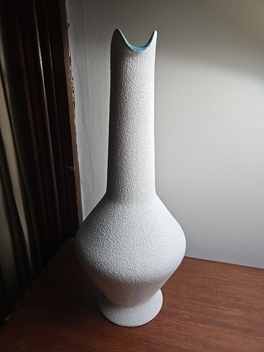 Vintage Royal Haeger #456 Large 18 1/4" White Textured Vase/Turquoise Interior - Picture 4 of 13